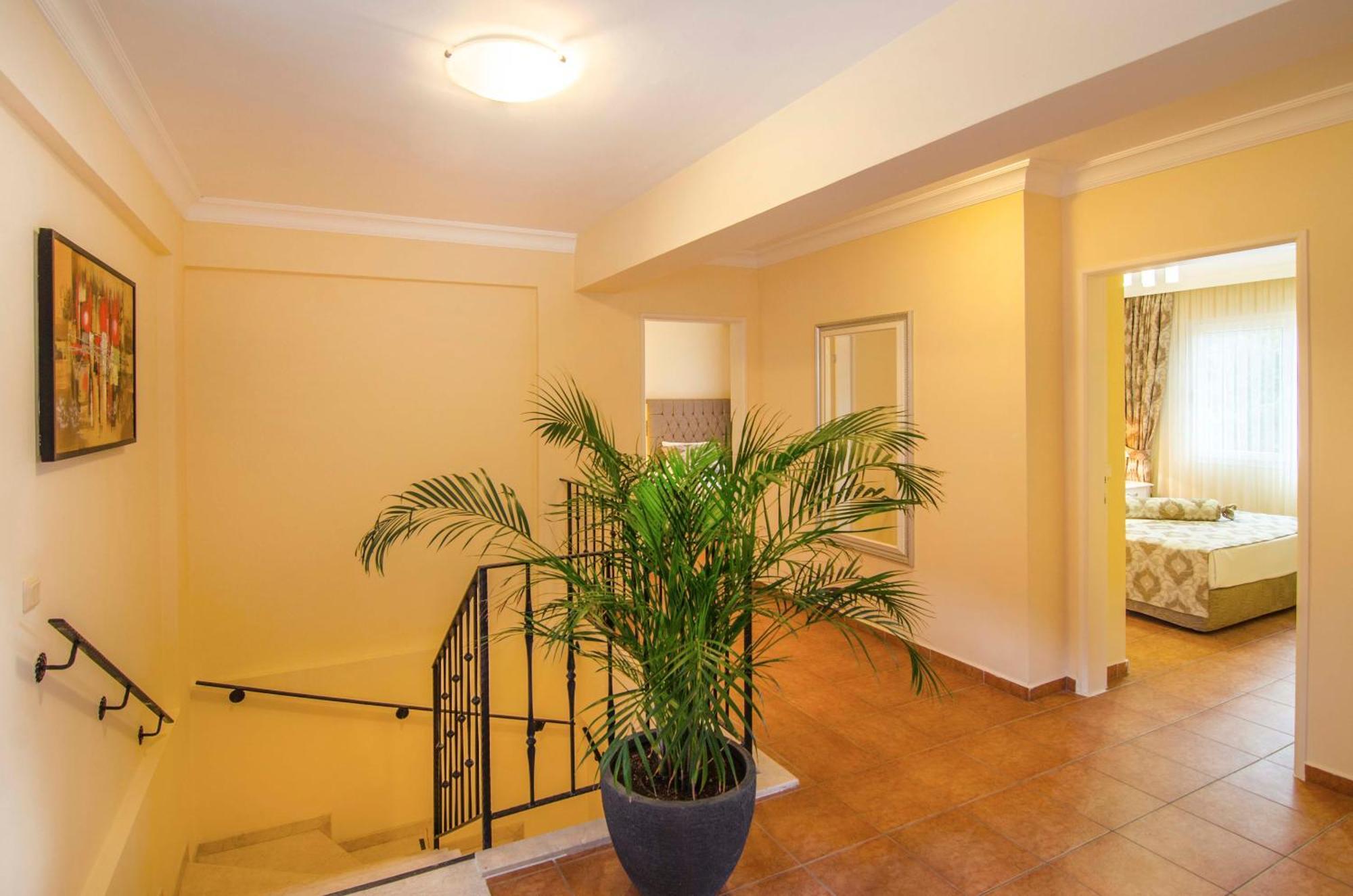 Pine Club Apart Hotel Кушадасъ Екстериор снимка